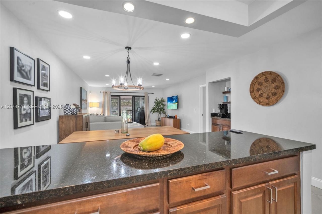 7956 Eastlake Dr , Unit F, Boca Raton, FL 33433 Photo