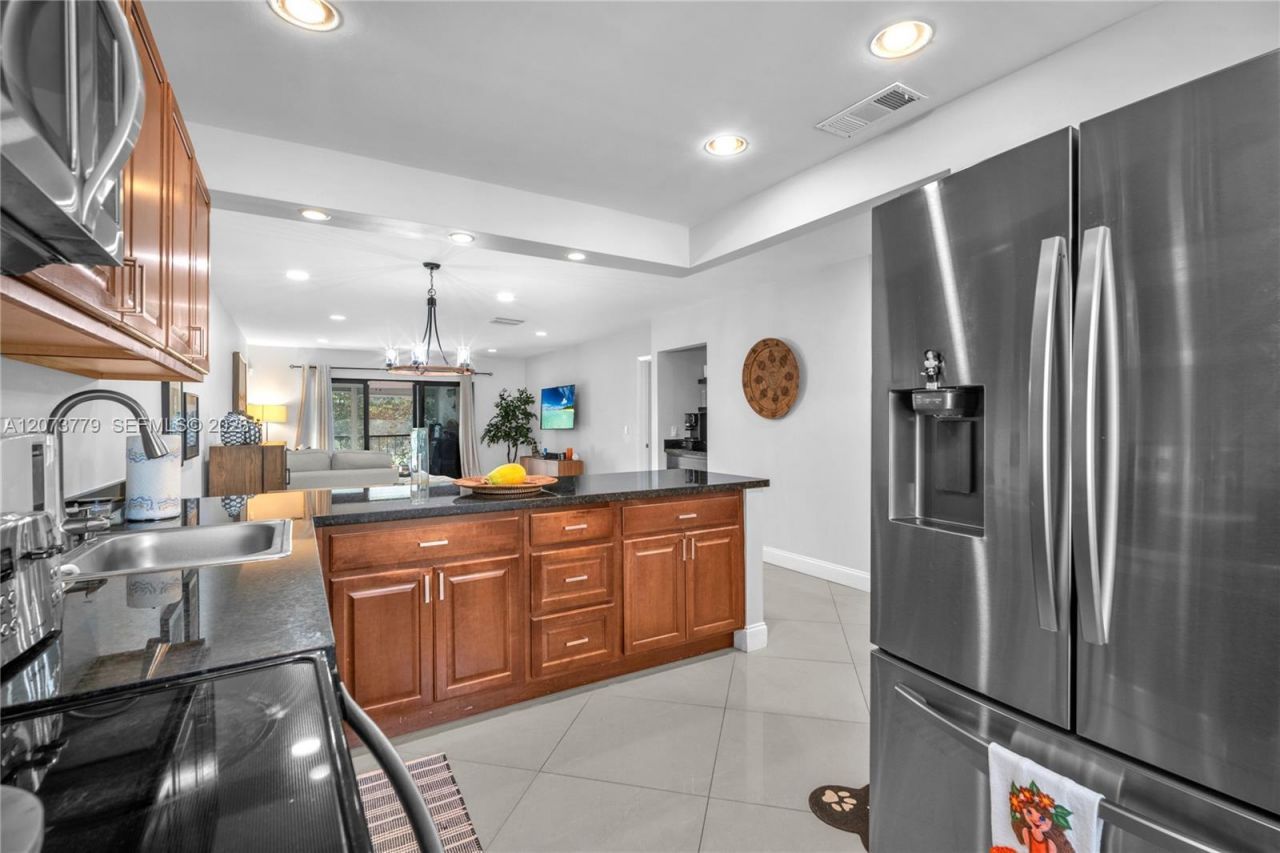 7956 Eastlake Dr , Unit F, Boca Raton, FL 33433 Photo