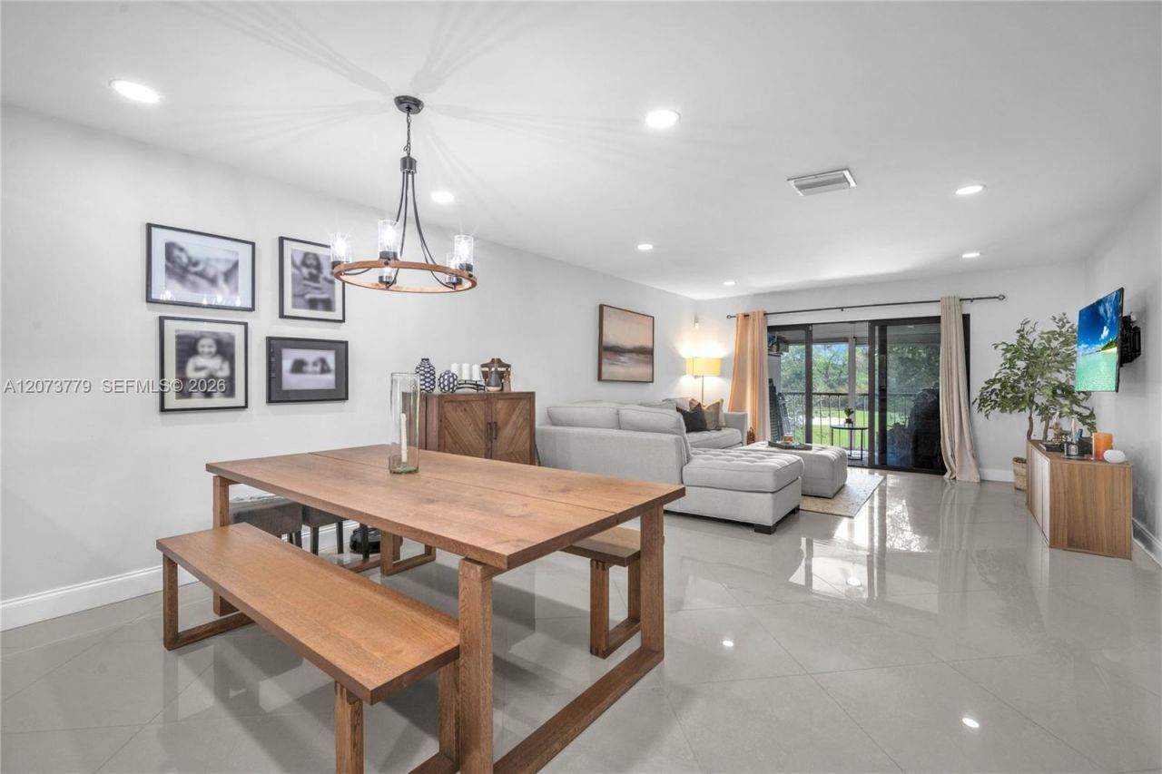 7956 Eastlake Dr , Unit F, Boca Raton, FL 33433 Photo
