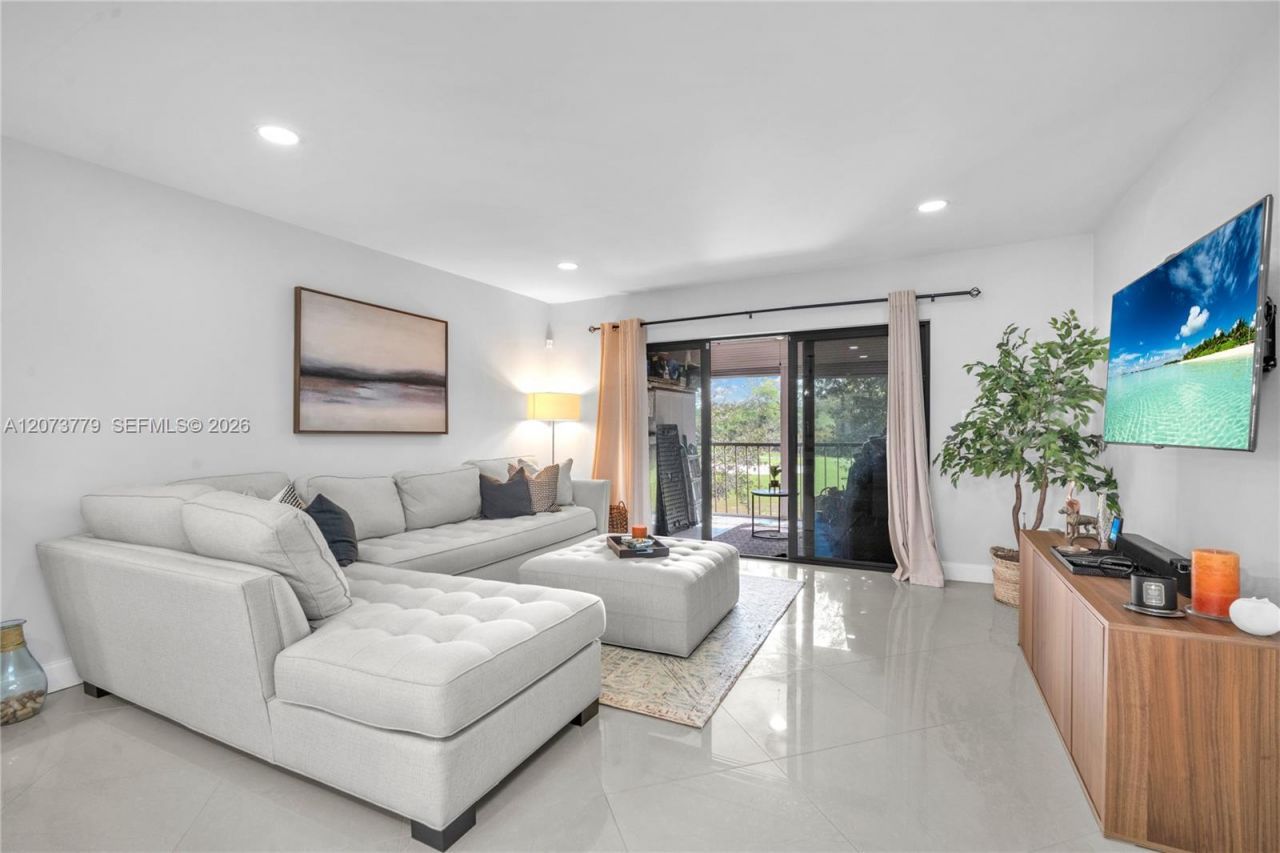 7956 Eastlake Dr , Unit F, Boca Raton, FL 33433 Photo