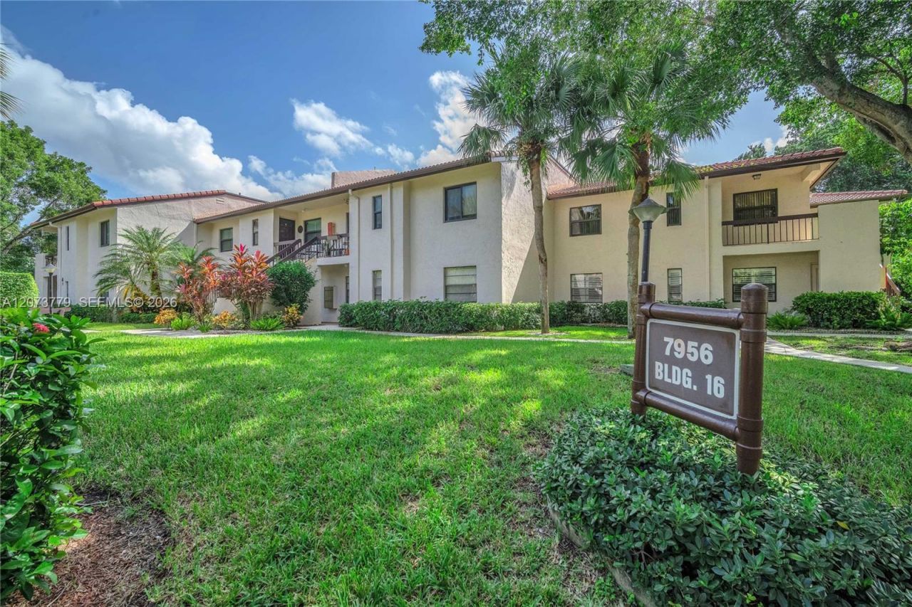 7956 Eastlake Dr , Unit F, Boca Raton, FL 33433 Photo