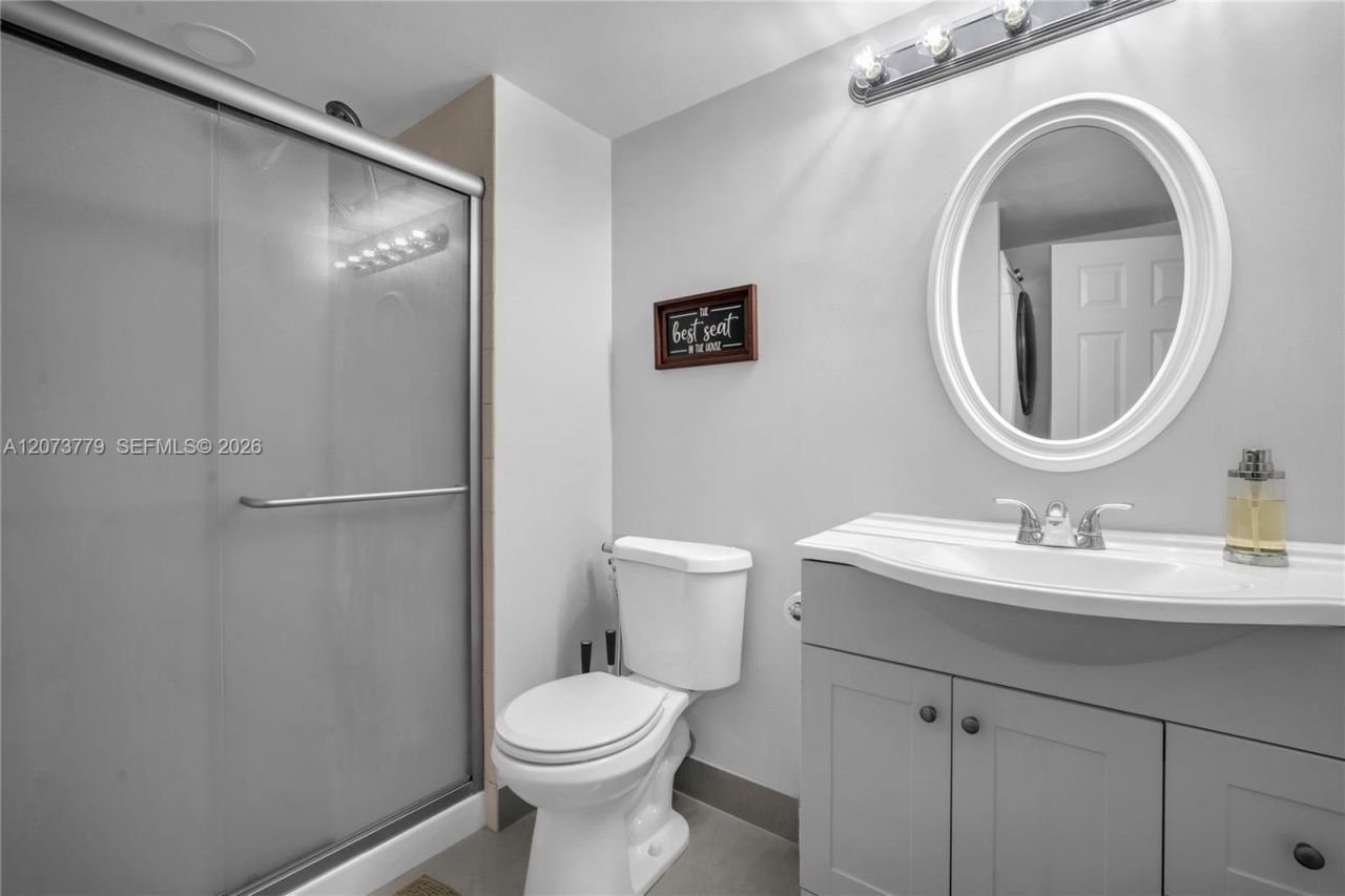 7956 Eastlake Dr , Unit F, Boca Raton, FL 33433 Photo