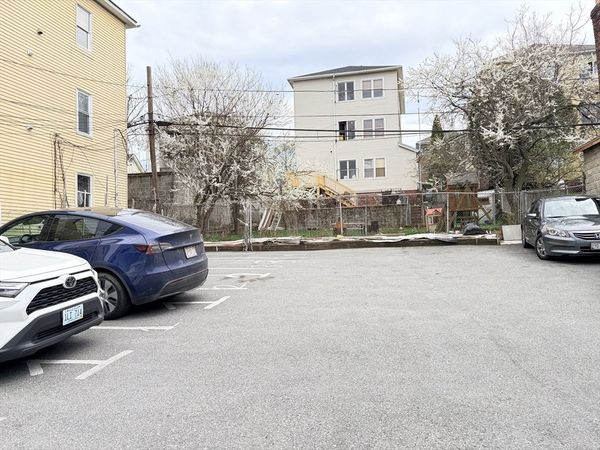 91 Ward St, Unit 2, Worcester, MA 01610