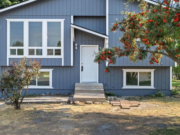 20710 E Gilbert Rd, Otis Orchards, WA 99027