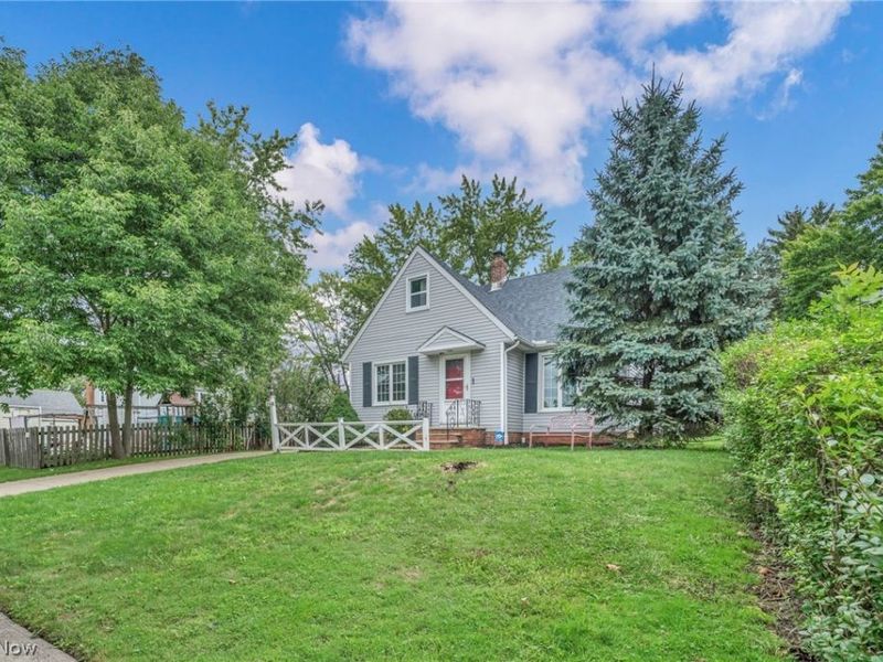 1369 Cranover Road, Lyndhurst, OH 44124 Photo 4