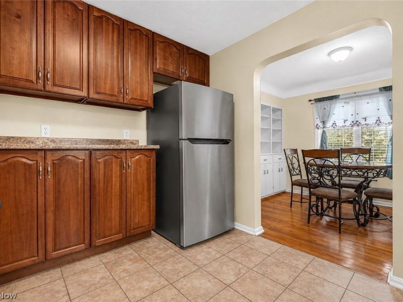 1369 Cranover Road, Lyndhurst, OH 44124 Photo 7