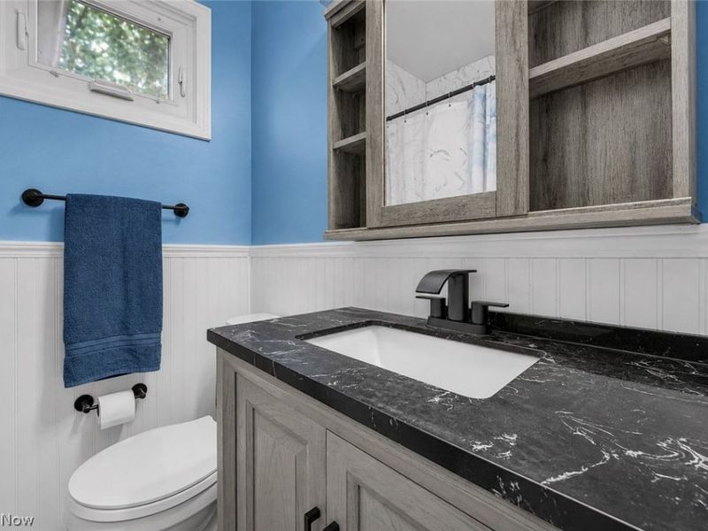 1369 Cranover Road, Lyndhurst, OH 44124 Photo 9