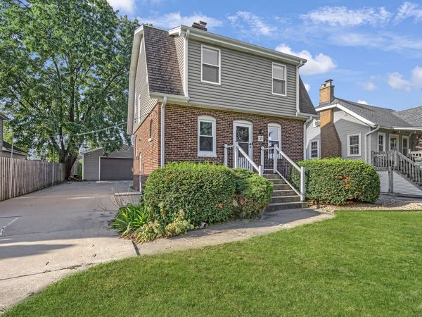 15 W Ann Street, Lombard, IL 60148