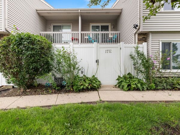 17 Fernwood Drive , Bolingbrook, IL 60440