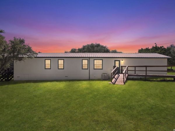 182 AUSTIN LN, Lakehills, TX 78063