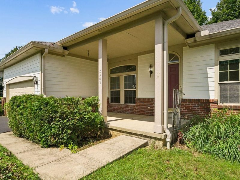 2303 Pleasant Colony Drive, Lewis Center, OH 43035 Photo 2