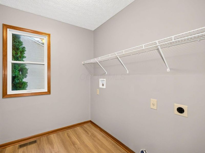 699 Scioto Meadows Boulevard, Grove City, OH 43123 Photo 36