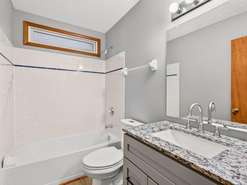 699 Scioto Meadows Boulevard, Grove City, OH 43123 Photo 37
