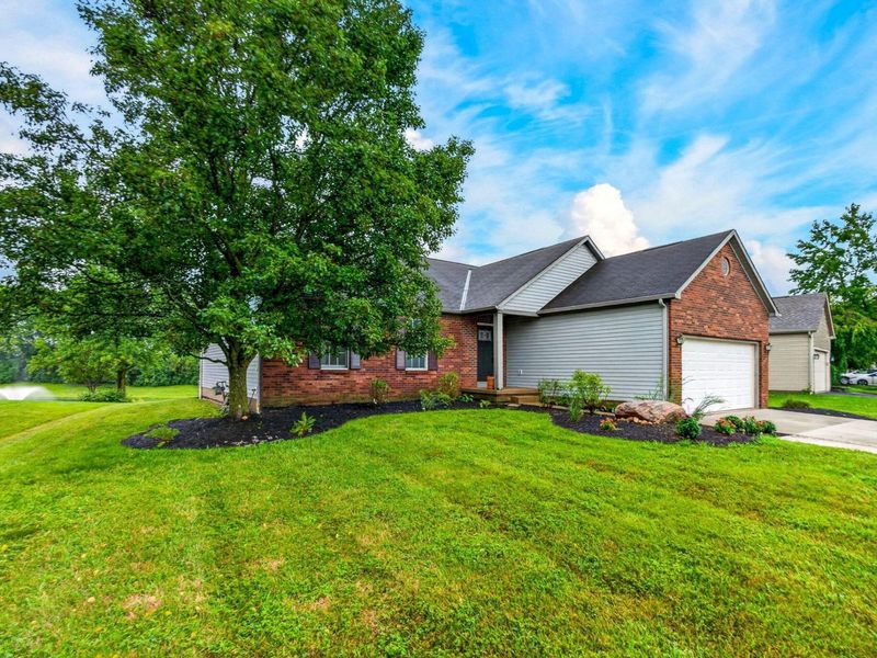 699 Scioto Meadows Boulevard, Grove City, OH 43123 Photo 8