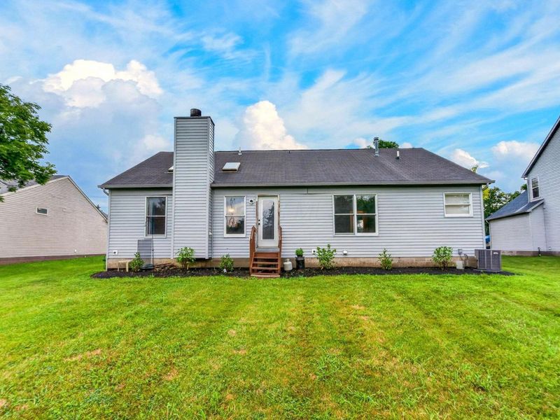 699 Scioto Meadows Boulevard, Grove City, OH 43123 Photo 9