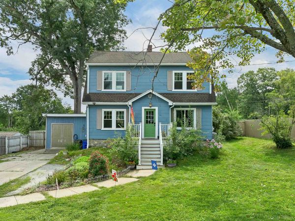 17 Desaulnier Street, Goffstown, NH 03045