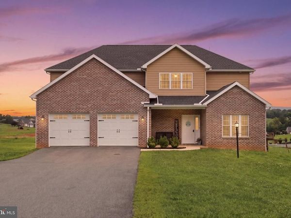 1881 CARRERA DRIVE, CHAMBERSBURG, PA 17202