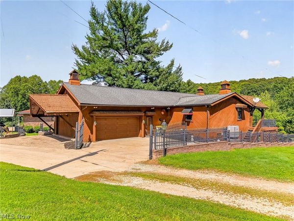 1436 Magnolia Road SW, Dellroy, OH 44620