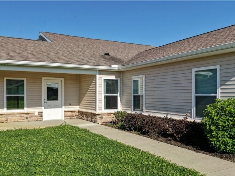586 Keim Drive NW, Strasburg, OH 44680 Photo 2