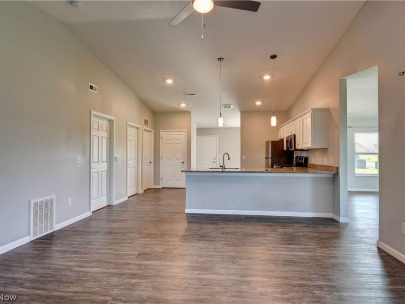 586 Keim Drive NW, Strasburg, OH 44680 Photo 5