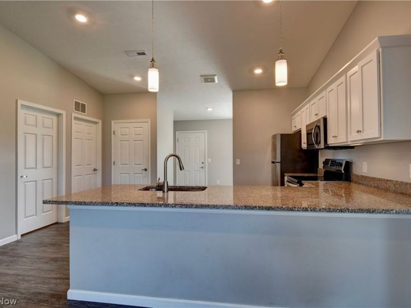 586 Keim Drive NW, Strasburg, OH 44680 Photo 6
