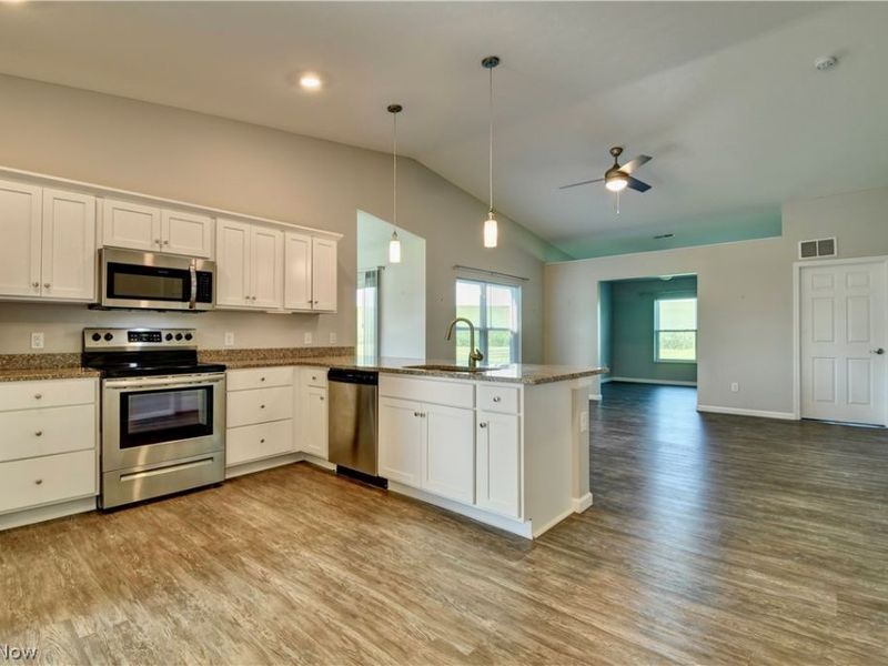 586 Keim Drive NW, Strasburg, OH 44680 Photo 7