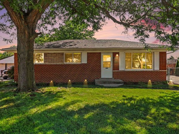 33826 Brookshire Drive, Sterling Heights, MI 48312