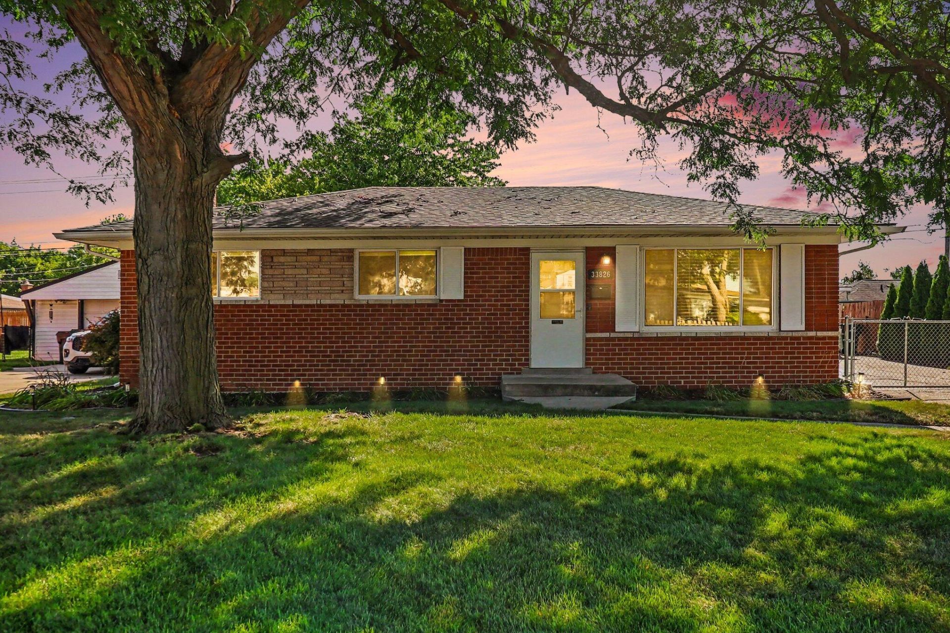 33826 Brookshire Drive, Sterling Heights, MI 48312 Main Photo