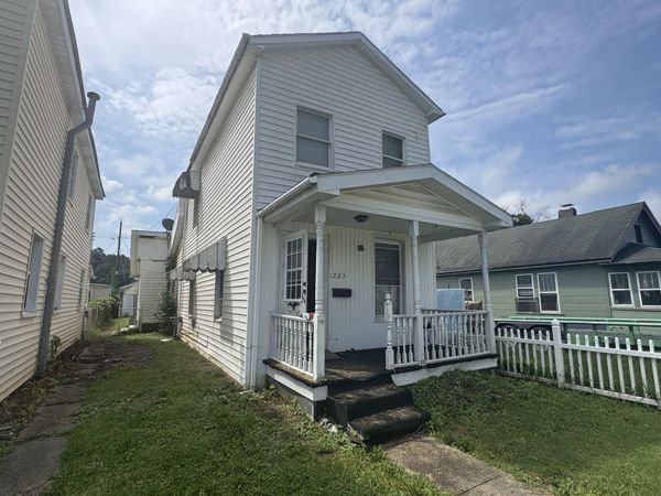 1223 Monroe Ave, Huntington, WV 25704