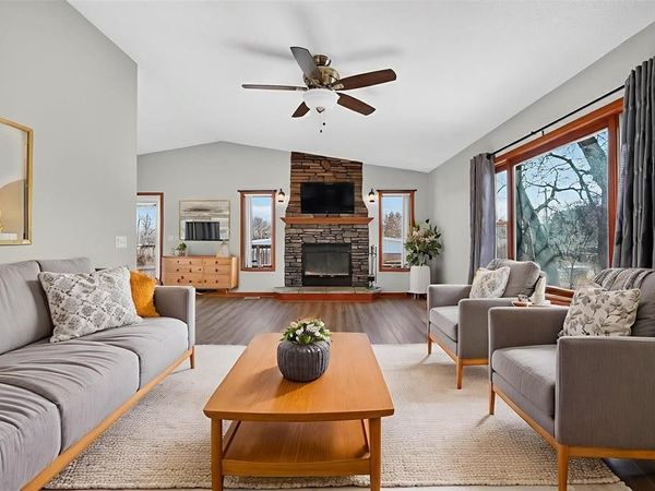 3021 E 29th Street , Des Moines, IA 50317