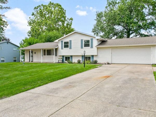 18135 Heatherfield Drive, South Bend, IN 46637