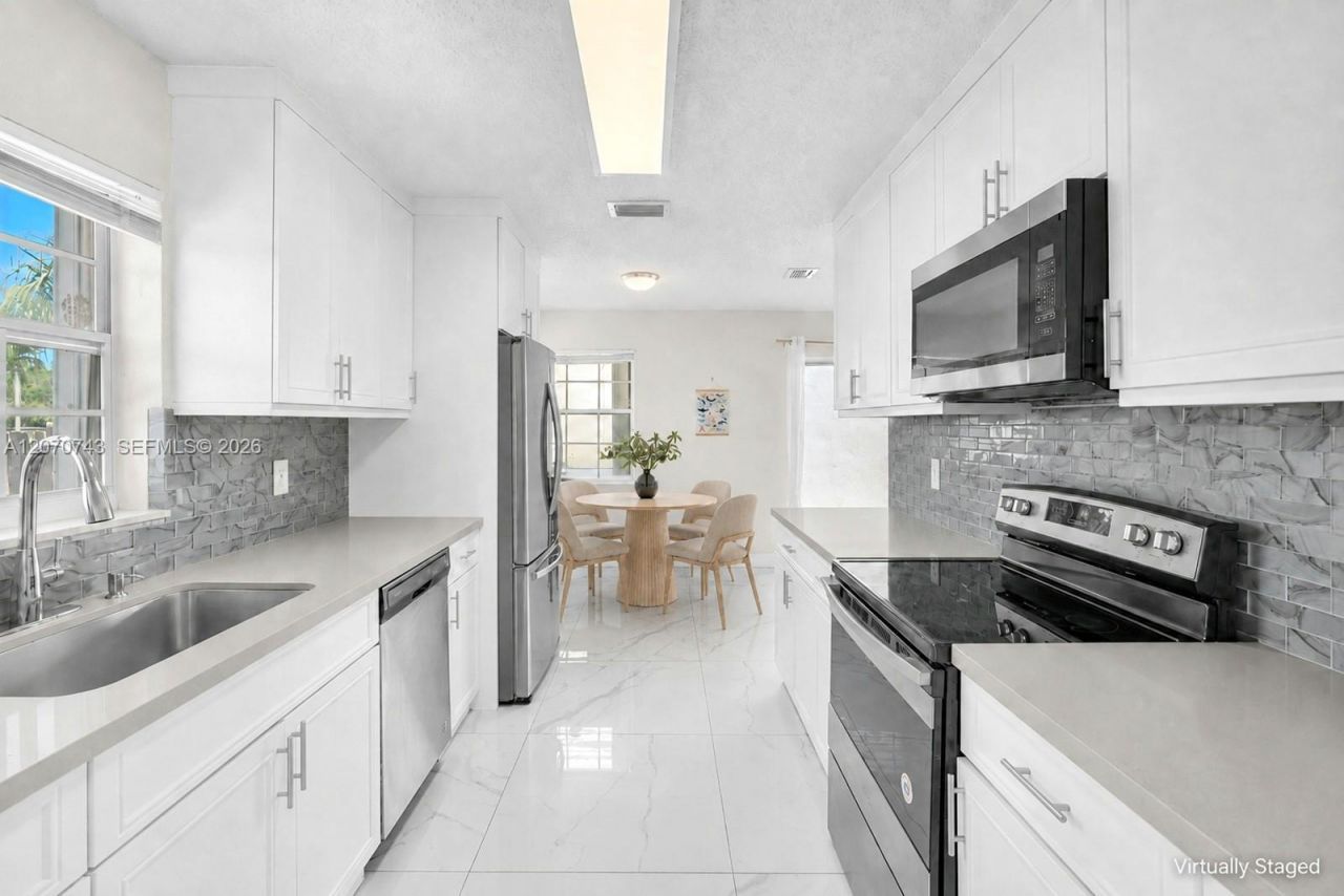 223 SW 159th Way, Sunrise, FL 33326 Photo