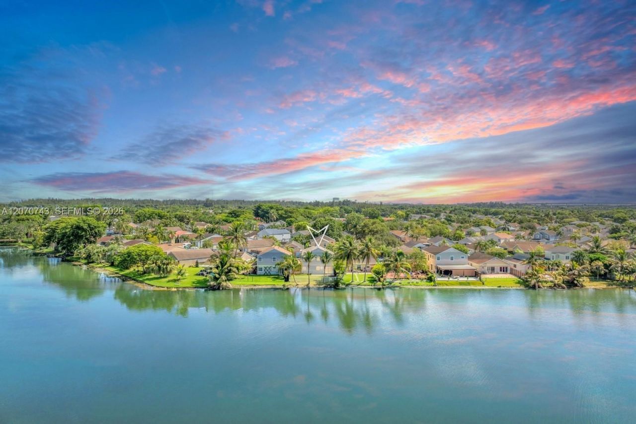 223 SW 159th Way, Sunrise, FL 33326 Photo