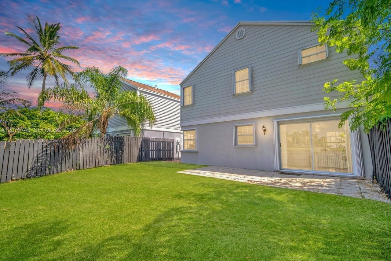 223 SW 159th Way, Sunrise, FL 33326 Photo