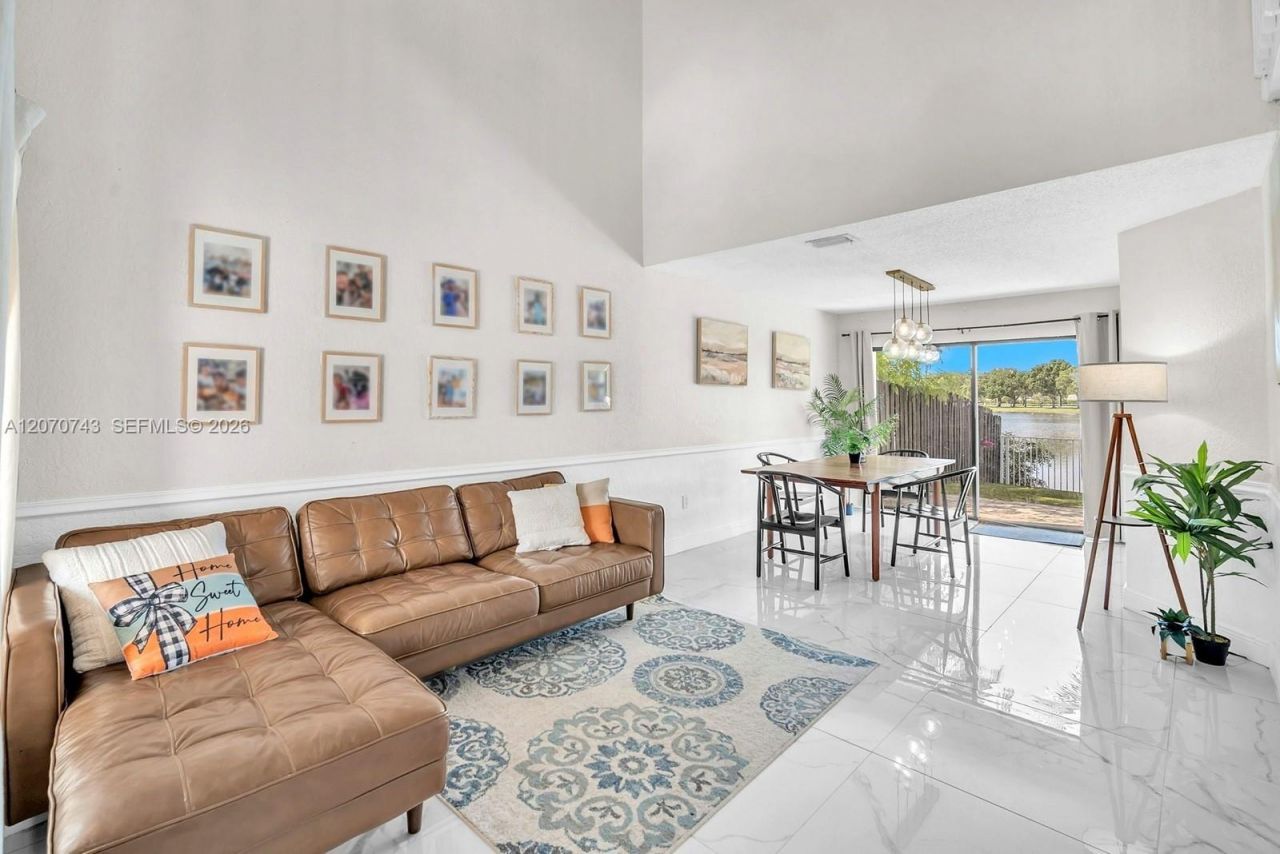 223 SW 159th Way, Sunrise, FL 33326 Photo