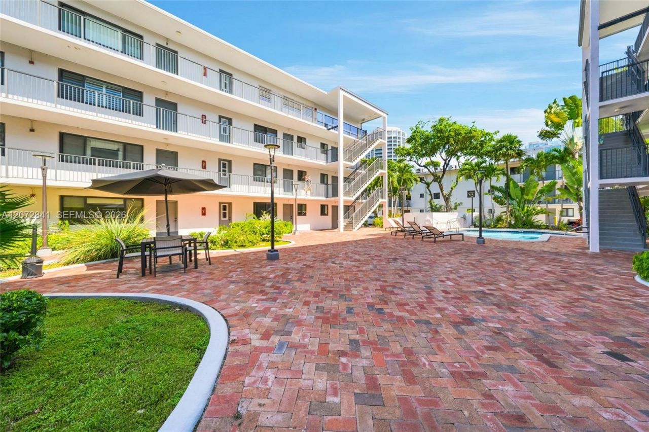 2930 Day Ave , Unit N104, Miami, FL 33133 Photo