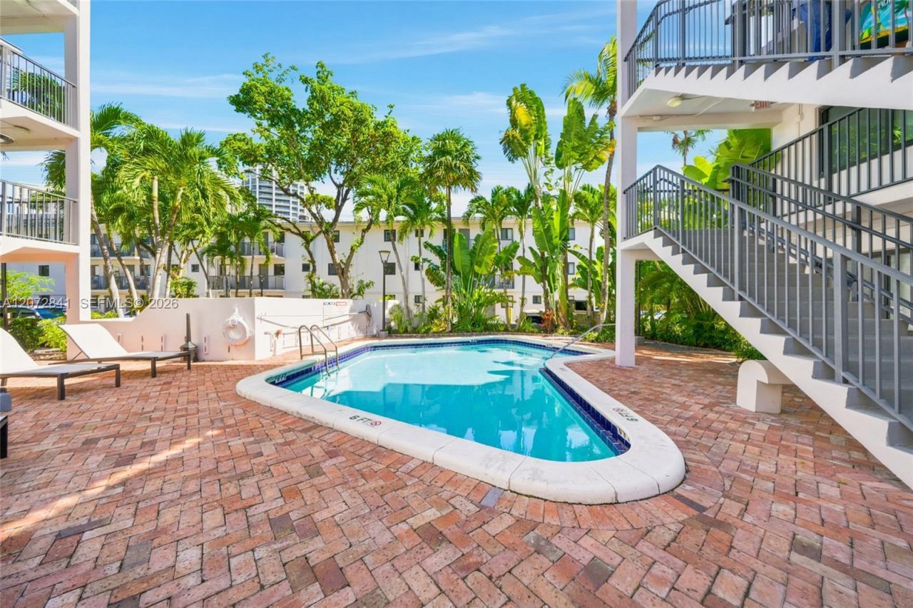2930 Day Ave , Unit N104, Miami, FL 33133 Photo