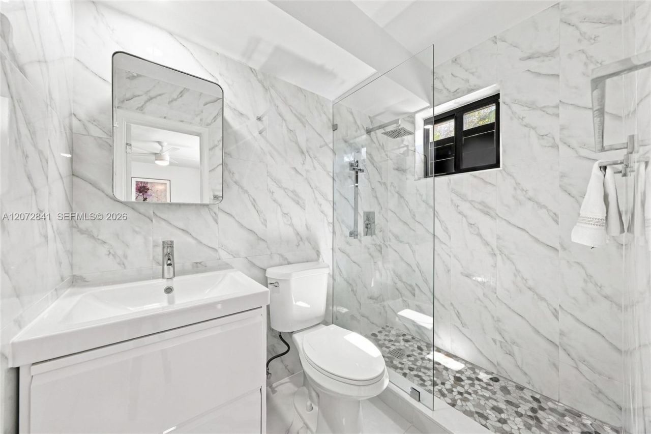 2930 Day Ave , Unit N104, Miami, FL 33133 Photo