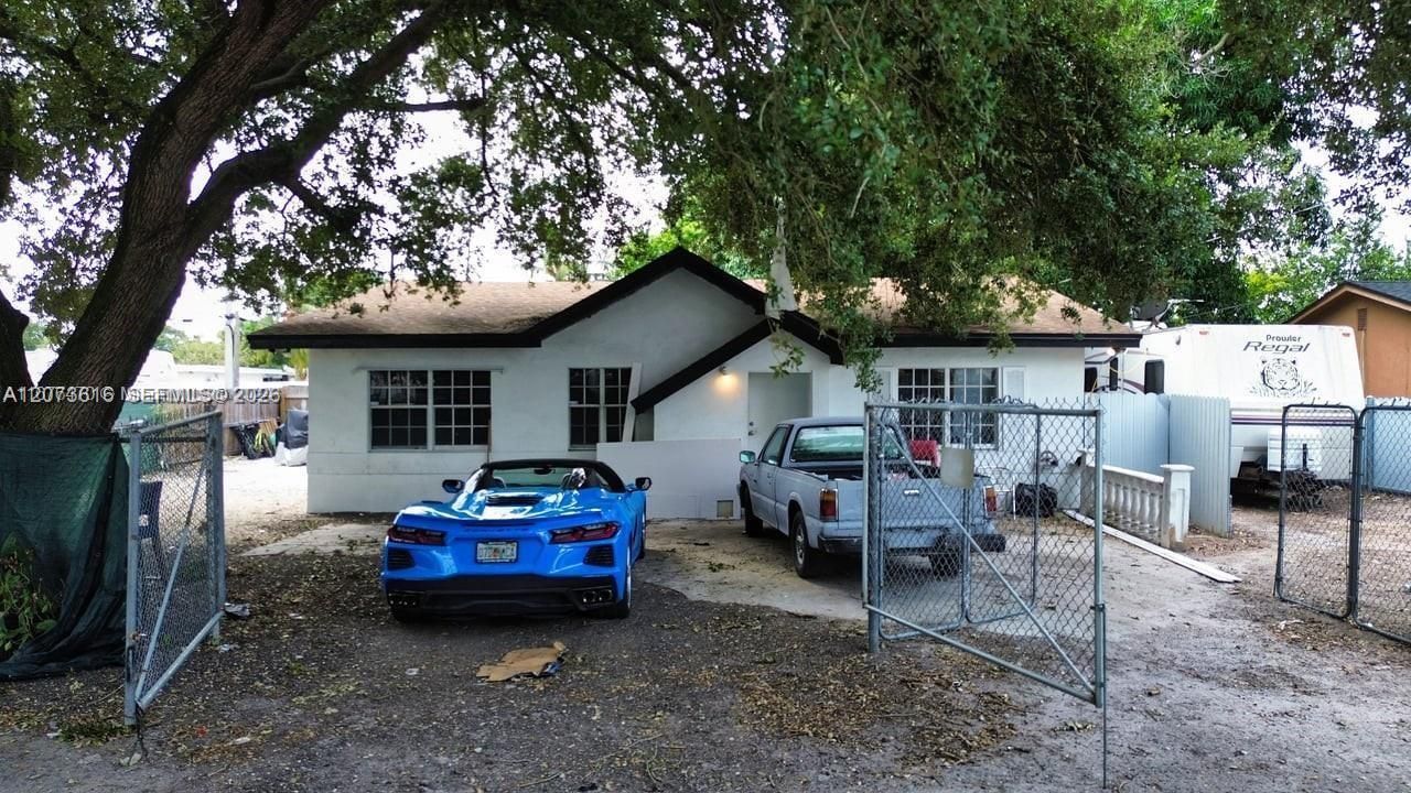 2500 NW 91st St , Miami, FL 33147 Photo