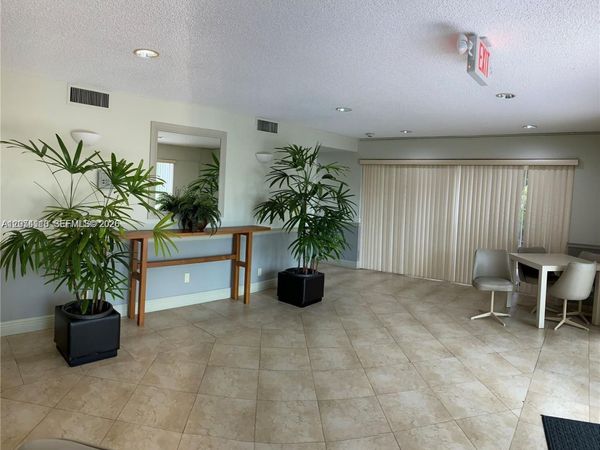 7900 Camino Cir , Unit 403, Miami, FL 33143
