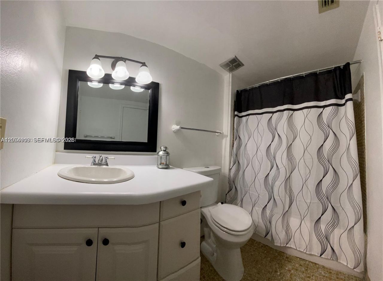 7900 Camino Cir , Unit 403, Miami, FL 33143 Photo