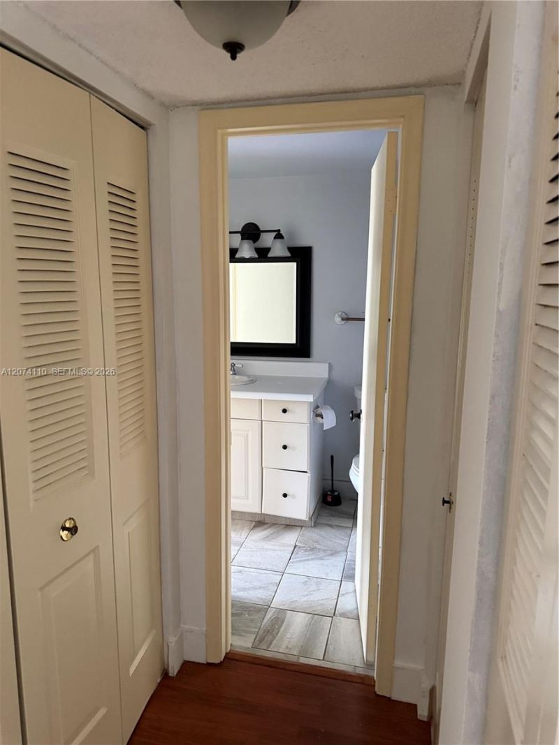 7900 Camino Cir , Unit 403, Miami, FL 33143 Photo