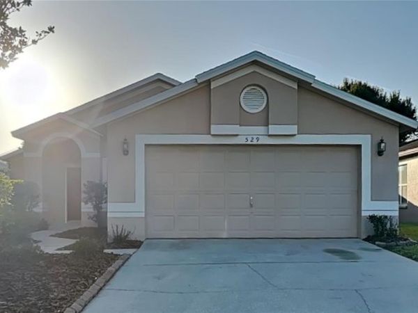 VALRICO, FL 33594