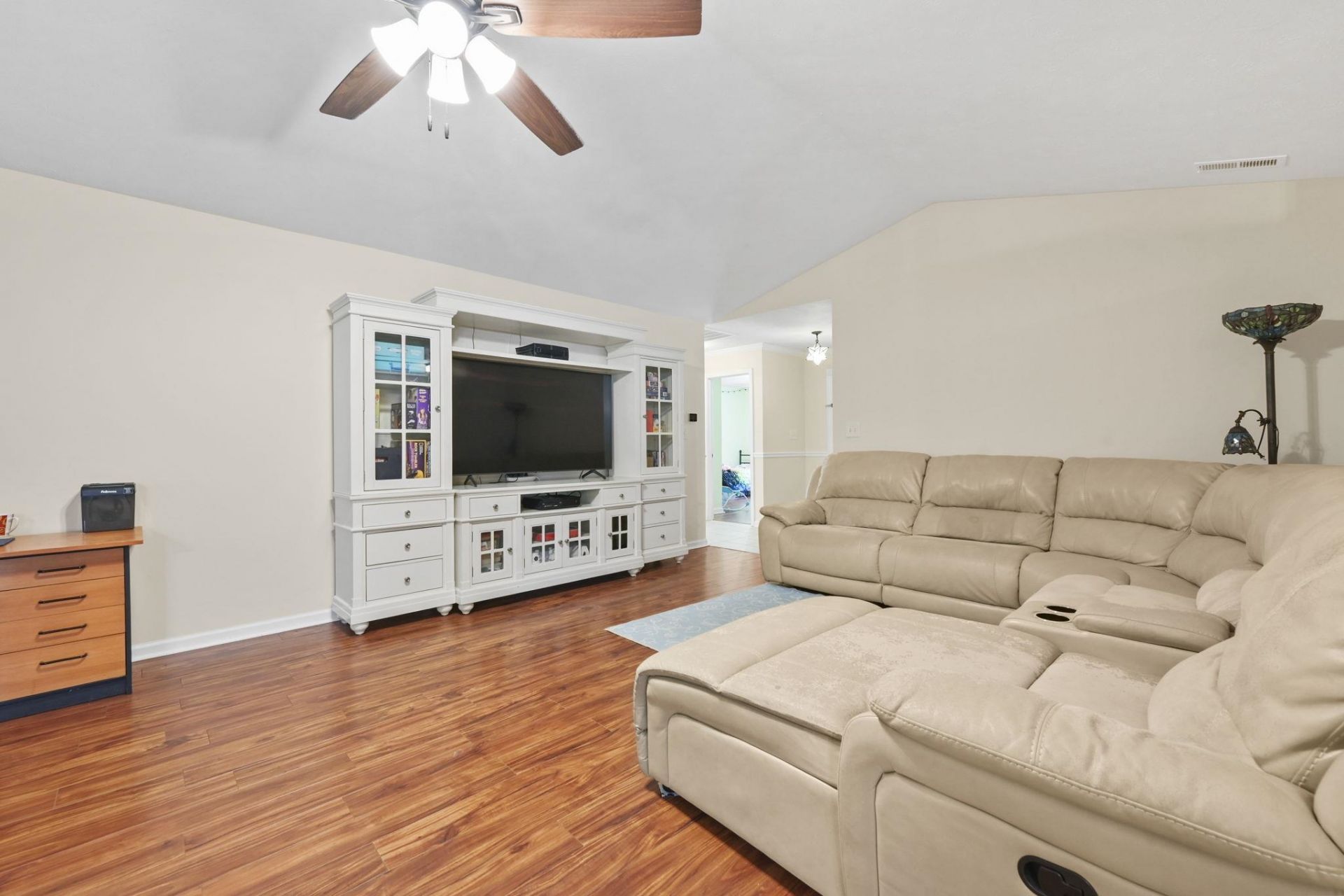 4019 Douglas Fir Ln. Photo 3