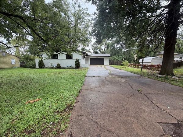 8427 Marsh Avenue, Raytown, MO 64138