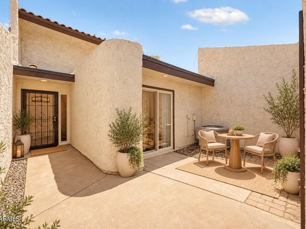1529 S River Drive, Tempe, AZ 85281
