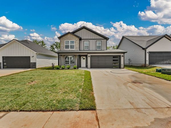 2673 Brewster Dr , Clarksville, TN 37042