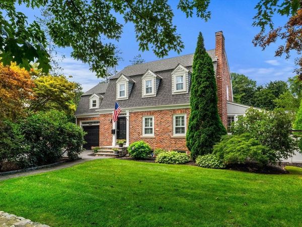 17 Lowell St, Andover, MA 01810