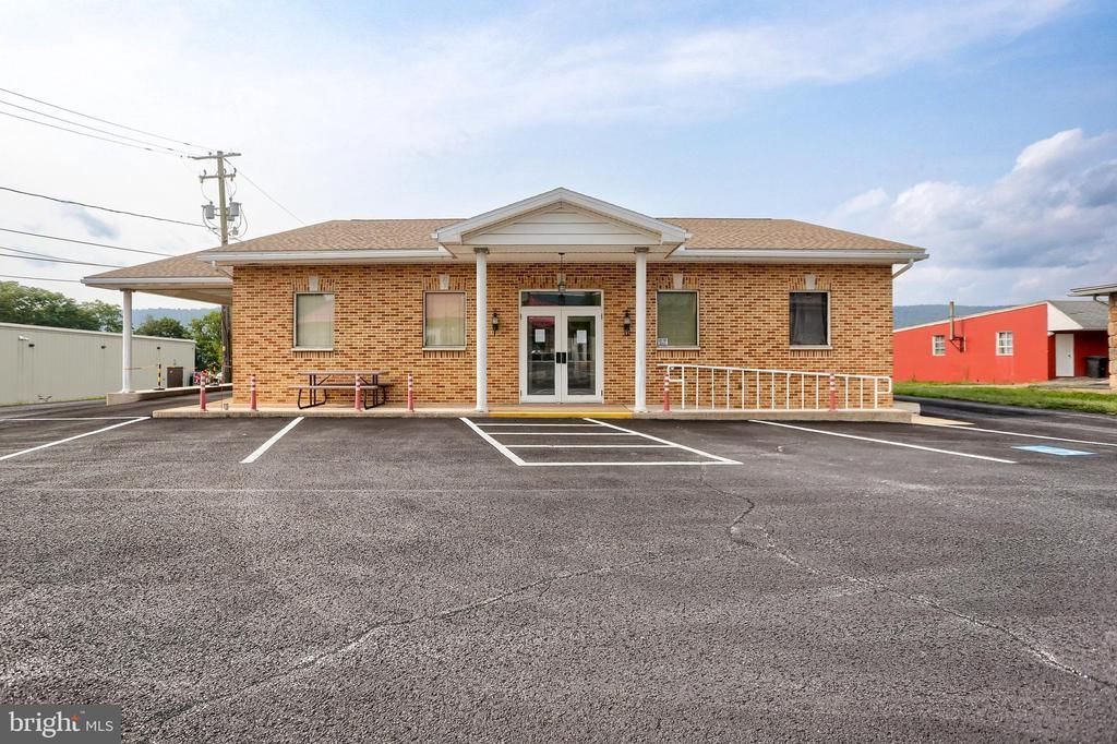 1170 W MAIN STREET, VALLEY VIEW, PA 17983
