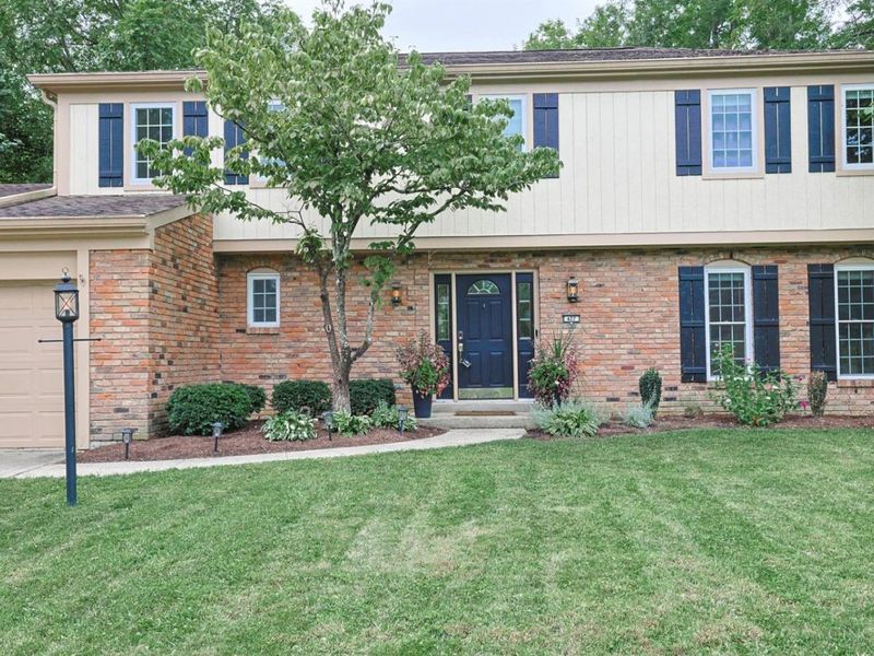 427 Flemridge Court, Wyoming, OH 45231 Photo 3